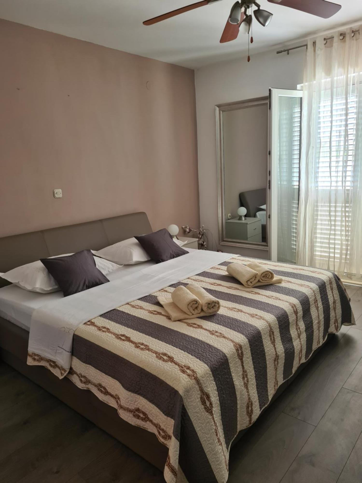 Apartments Rina - Kneze Račišće Zimmer foto